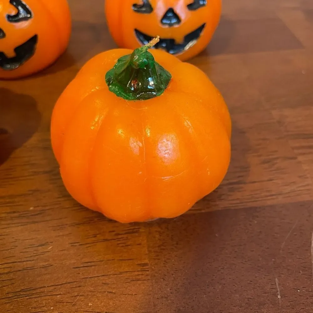 Vintage Hallmark Pumpkin Candles Set of 4!
